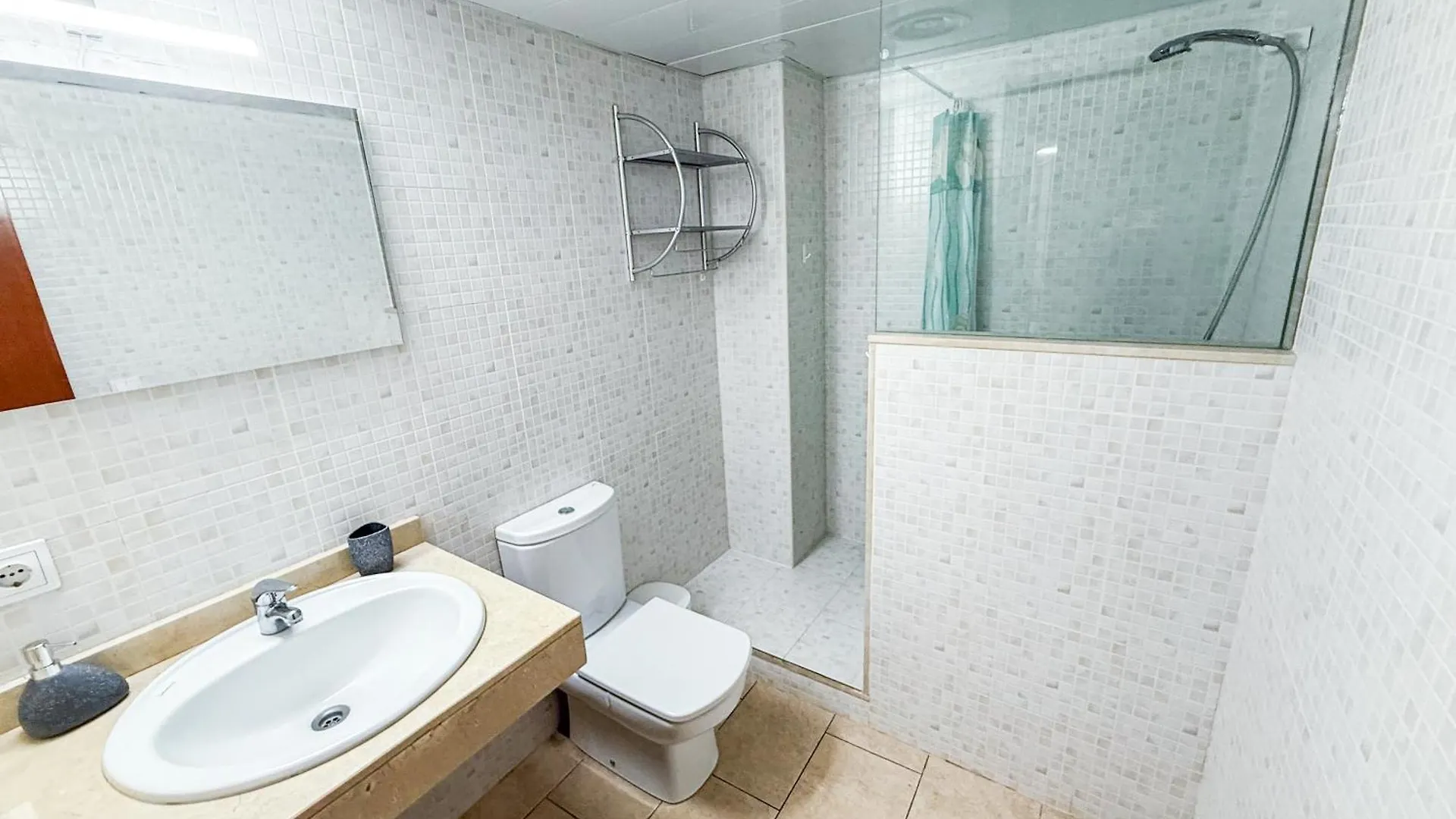 Ideal Aparmennts Lloret de Mar 0*,